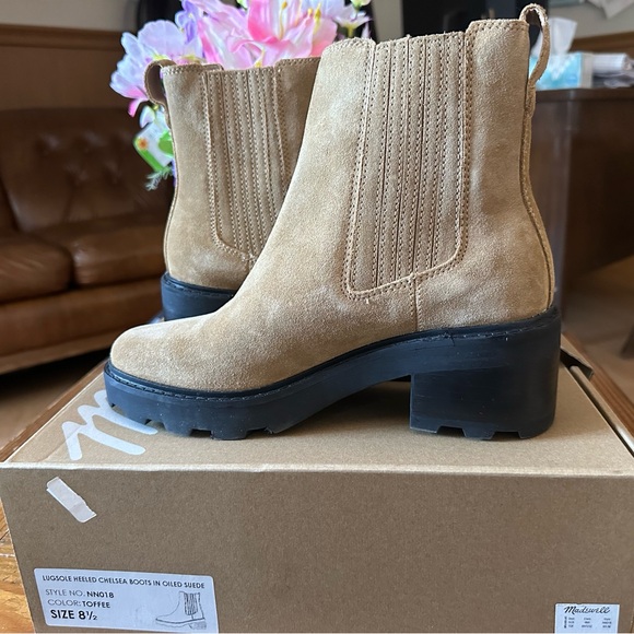 Madewell
The Gwenda Platform Ankle Boot - Picture 2 of 9